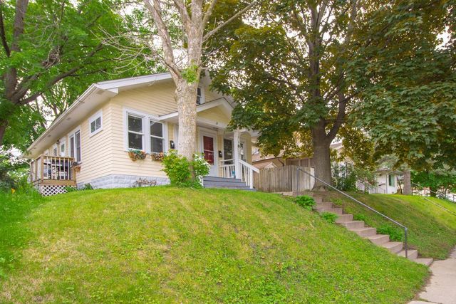 $239,900 | 1818 7th Street East | Eastern Hazel Park