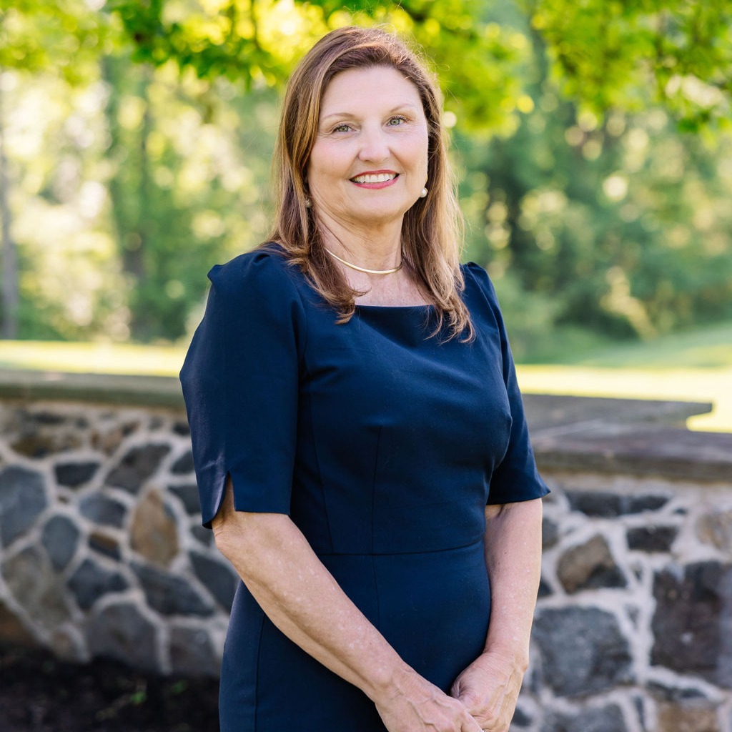 Headshot of Elizabeth Ann Leahy