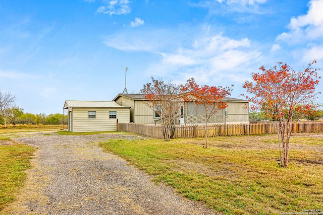 $299,999 | 609 Country Trail | Country Trails