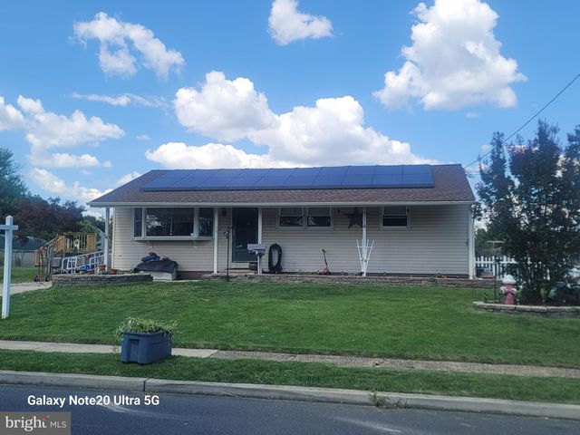 $329,999 | 24 Bruce Drive | Deptford