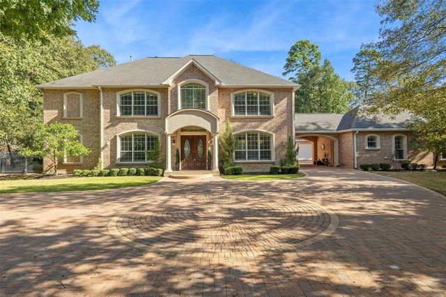 $1,250,000 | 6189 Hickory Hollow Lane | Conroe