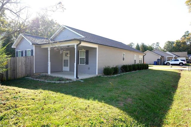 $304,900 | 210 Orch Pk Lane | South Suburban Winston-Salem