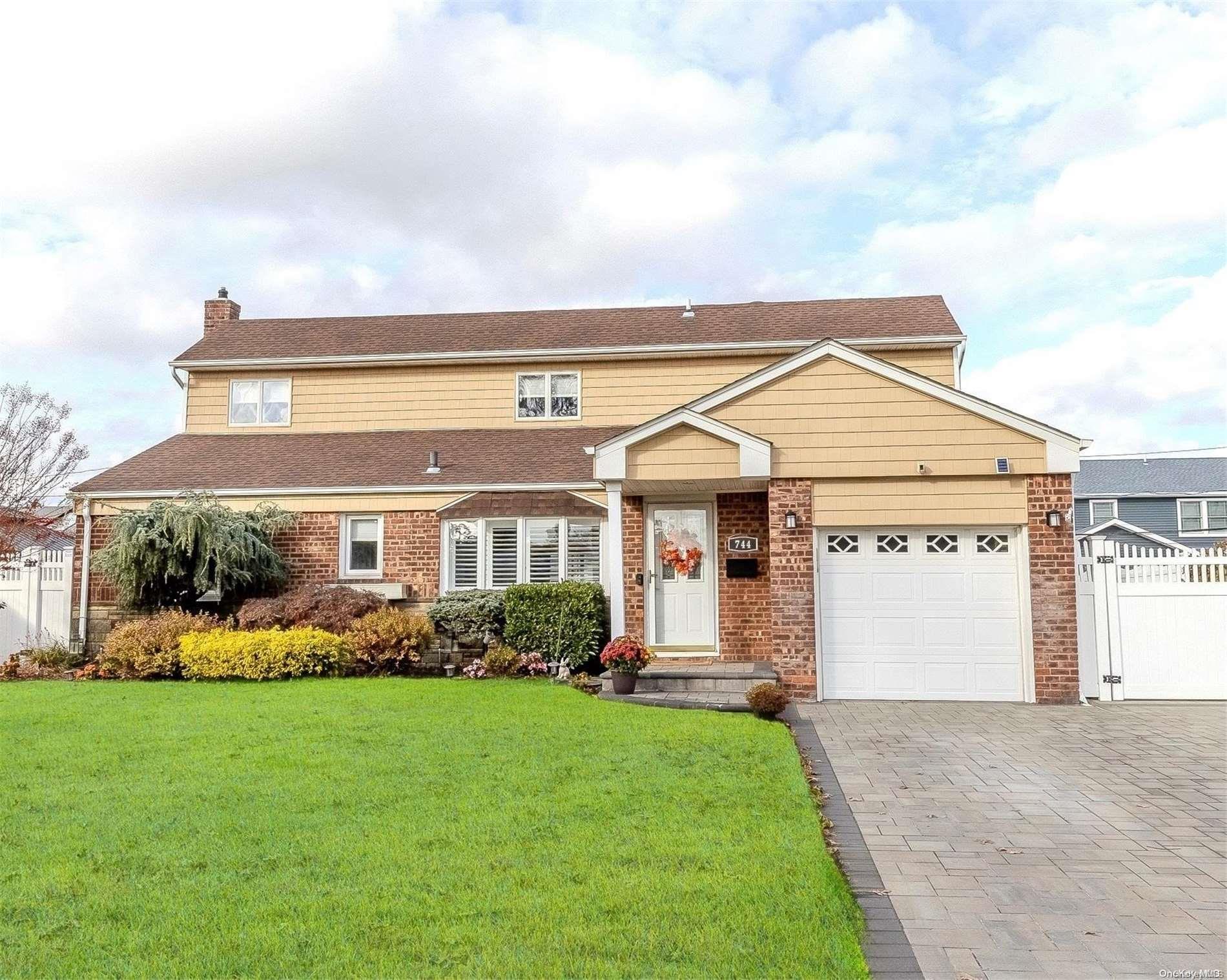 a view of a house with garden