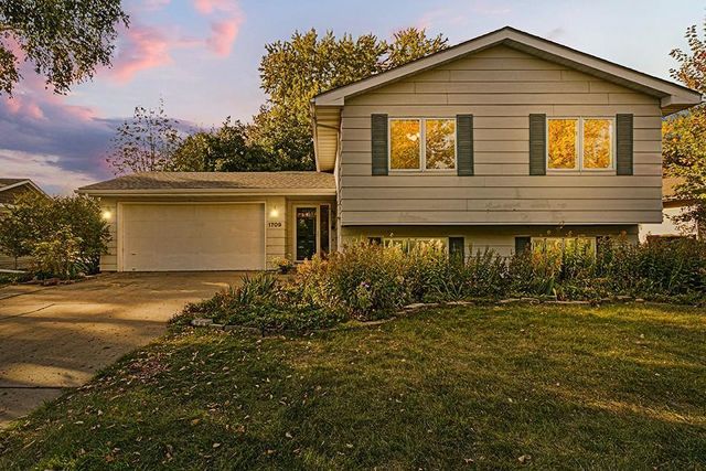 $325,000 | 1709 Hodgson Road | North Mankato