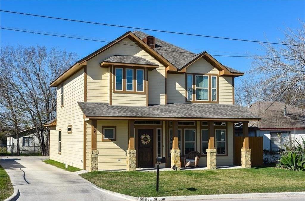 View of front of property featuring covered porch