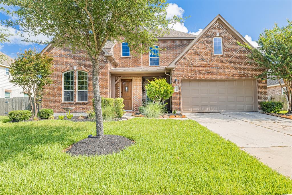 Welcome to this stunning 4-bedroom home, complete with a game room and a hidden bonus room, ideally located with easy access to Hwy 99 and Hwy 290. Enjoy the convenience of being within walking distance to the community clubhouse and pool.