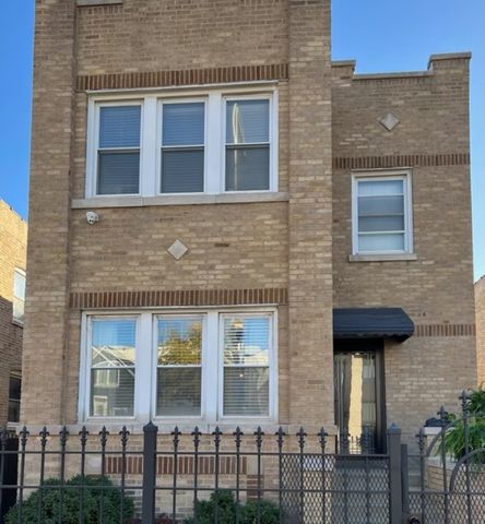 $3,300 | 2325 West Diversey Avenue, Unit 2 | Bucktown