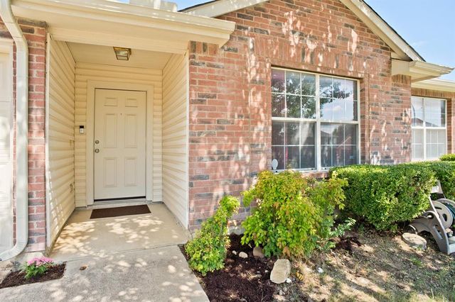 $330,000 | 8300 Southern Prairie Drive | Summer Creek South