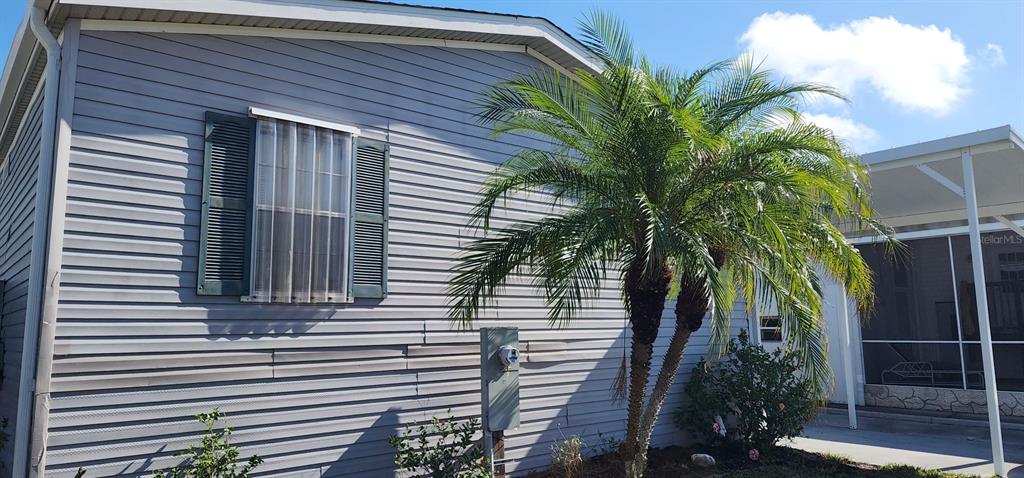 Move In Ready!! Furnished 3 Bedroom 2 Bath Waterfront Home.