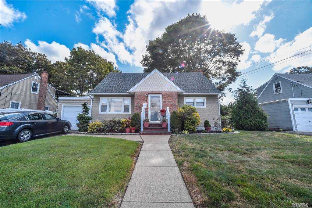 316 Unqua Road, Massapequa, NY 11758 | Compass