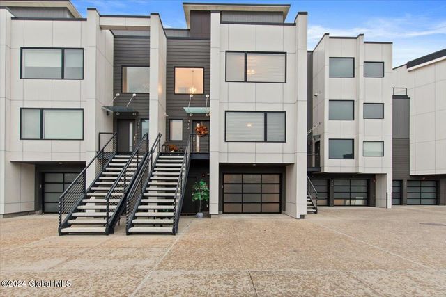 $865,000 | 312 Harborside Drive | Northside