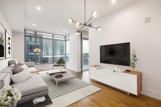 $870,000 | 501 West Avenue, Unit 802 | Market District