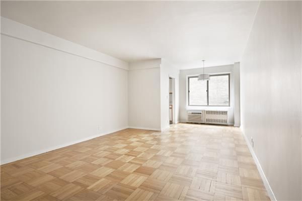 $2,950 | 225 East 46th Street, Unit 2K | Midtown East