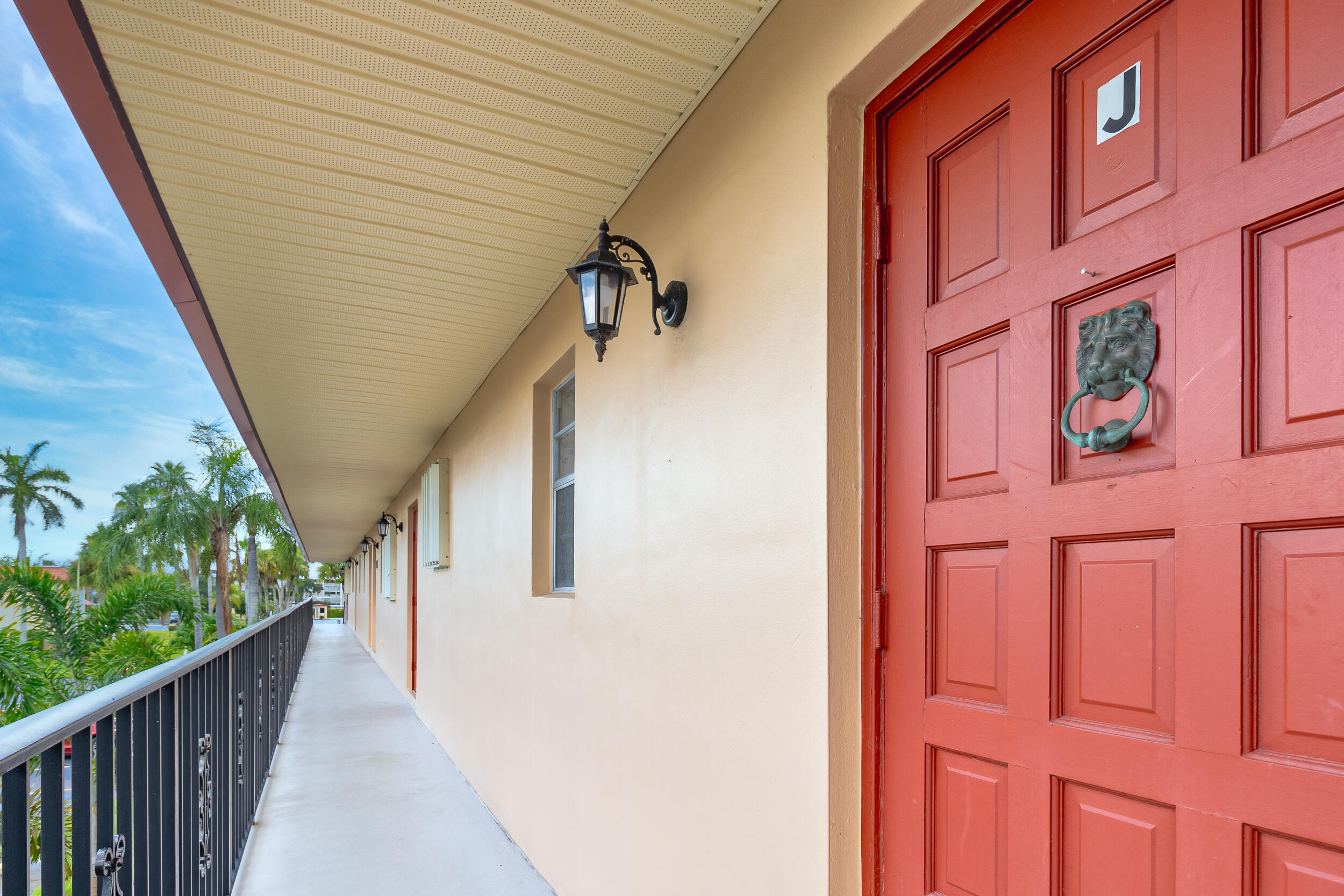 a view of a pathway along a building