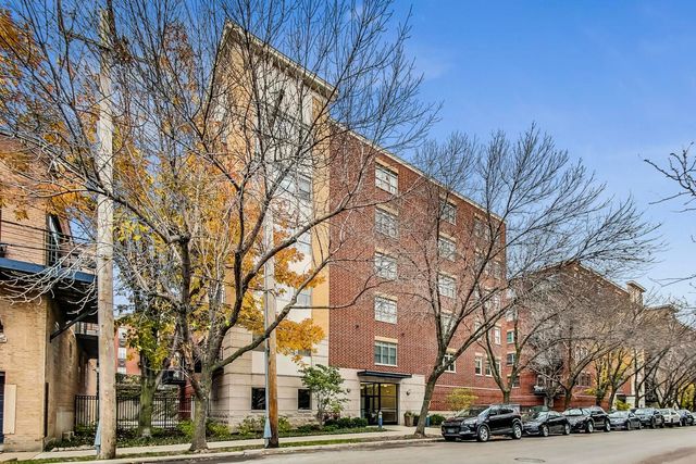 $485,000 | 2330 West St Paul Avenue, Unit 204 | Wicker Park