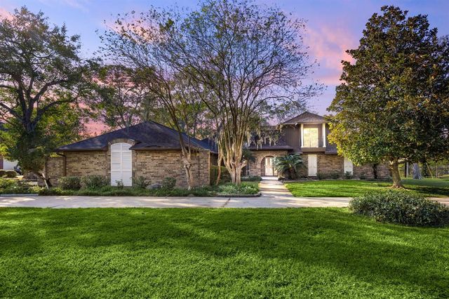 $650,000 | 6521 Broad Oaks Drive | Fort Bend County North-Richmond