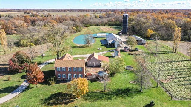 $439,900 | 22663 Tall Timber Road | Staunton Township - Macoupin County