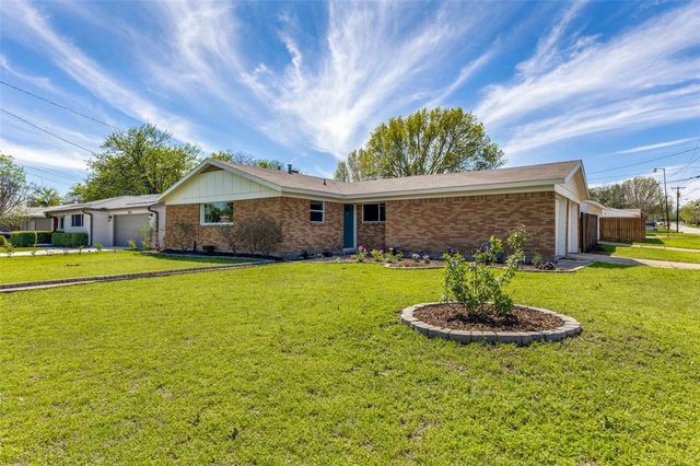 $289,000 | 1200 Estes Street | Benbrook Lakeside