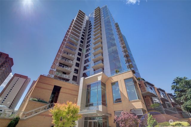 $2,795 | 10610 Northeast 9th Place, Unit 1101 | Downtown Bellevue