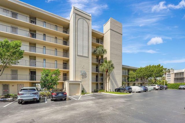 $375,000 | 15 Royal Palm Way, Unit 2050 | Southeast Boca Raton