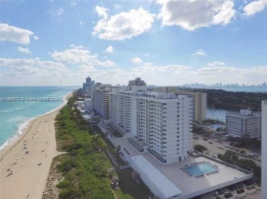 $4,200 | 5601 Collins Avenue, Unit 1115 | Millionaire's Row