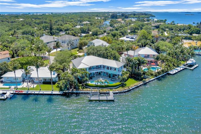 $3,995,000 | 505 Tulip Lane | Pelican Cove