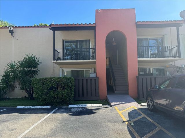 $265,000 | 10836 North Kendall Drive, Unit V1 | Kendall