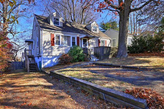 $299,900 | 191 Laurel Street | West Shore