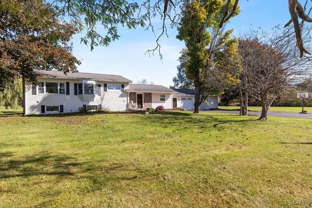 $415,000 | 814 Ridge Road | Lansing