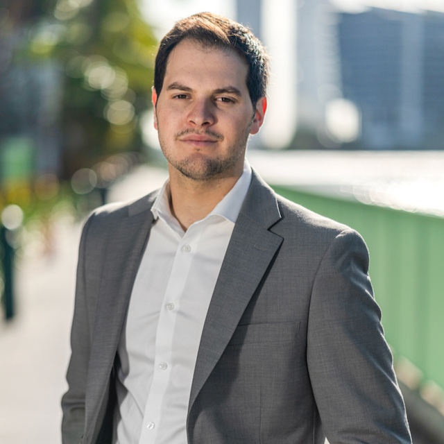 Headshot of Mark Szapiro