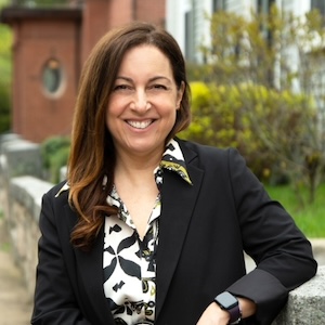 Headshot of Jennifer Barsamian