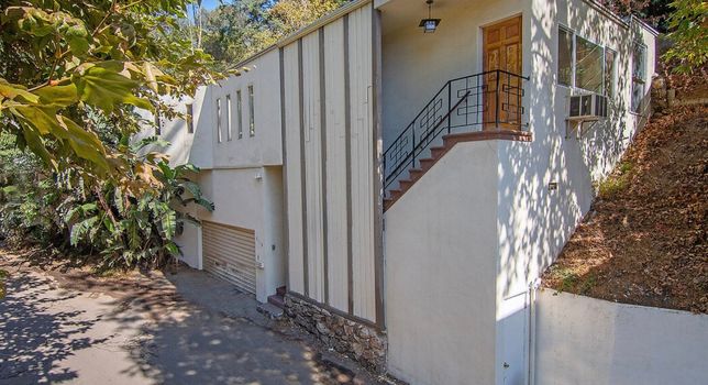 Just Sold! | 8110 Willow Glen Rd. | Los Angeles | 2 bed 2 bath | 1,474 sq ft. | Sold 11% above asking | $1,115,000