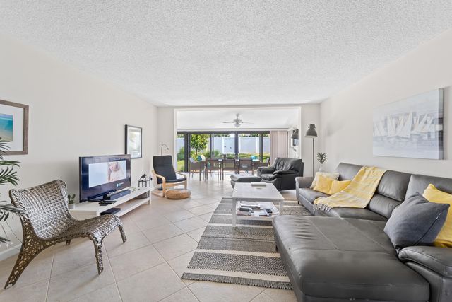 $329,000 | 4228 Deste Court | Fountains of Palm Beach