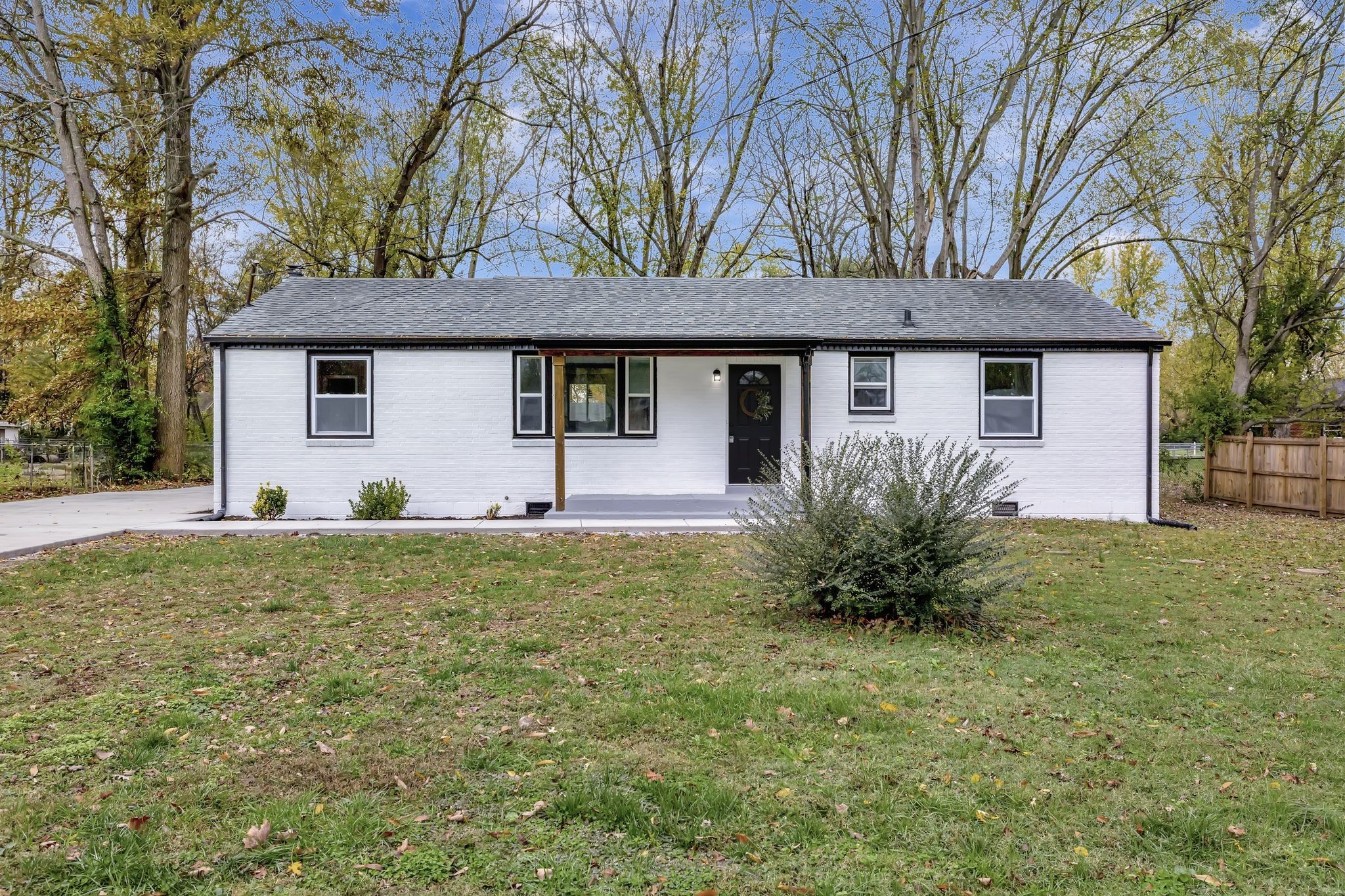 a front view of house with yard