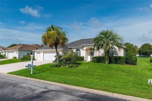 $380,000 | 2260 Northwest 51st Terrace | Ocala Palms