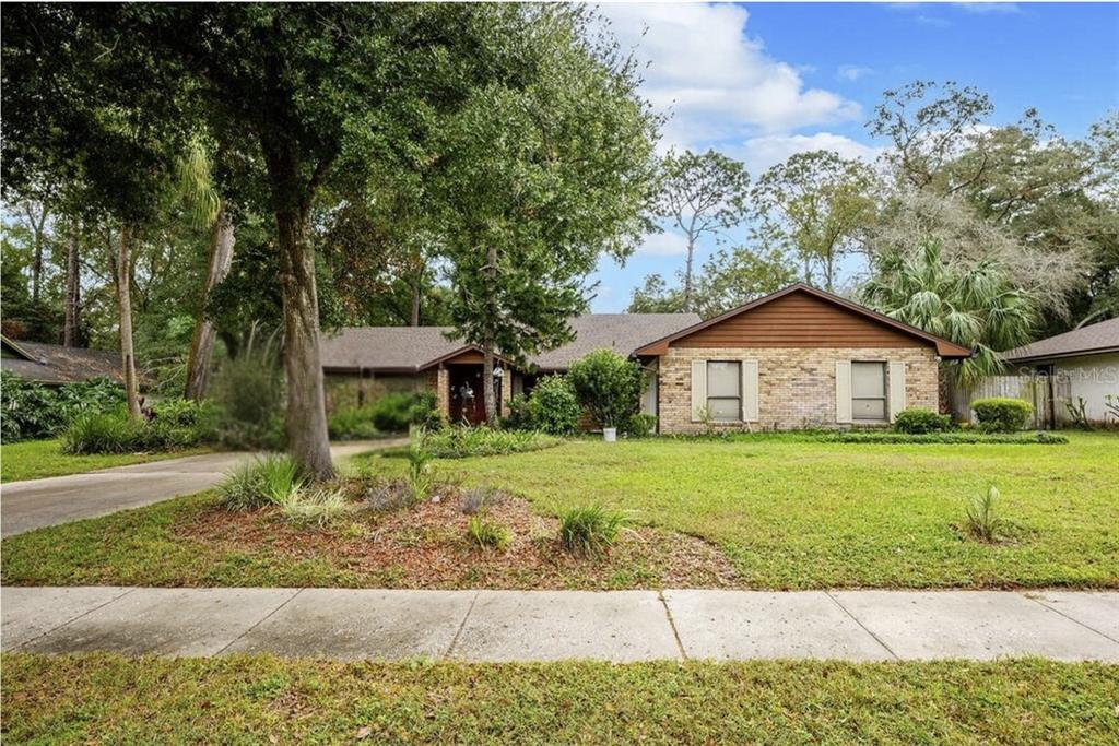 This is an enchanting 4BD/2BA HOME that sits on .34 ACRES tucked away in the established Bent Oak community of Apopka!