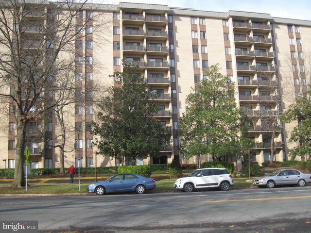 $2,500 | 3100 South Manchester Street, Unit 816 | Woodlake Towers