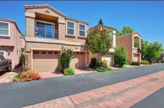 $649,000 | 2743 Via Villaggio | Arden Manor