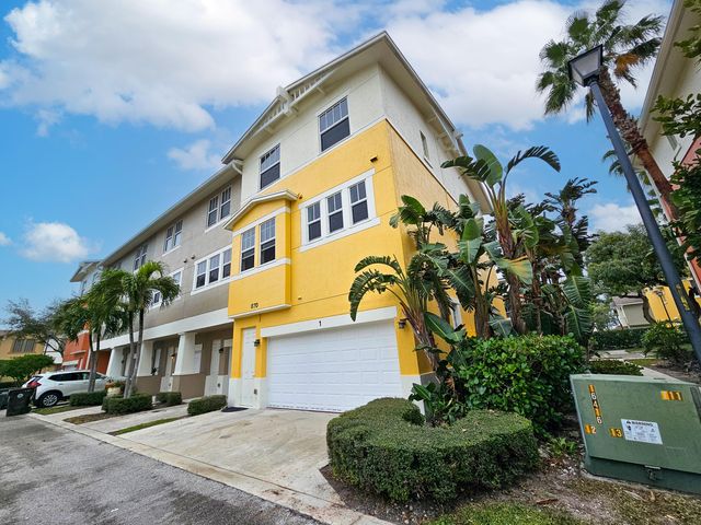 $499,900 | 870 Marina Del Ray Lane, Unit 1 | West Palm Beach