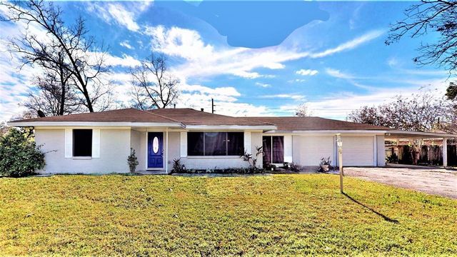 $2,325 | 506 Corydon Drive | Lake Houston