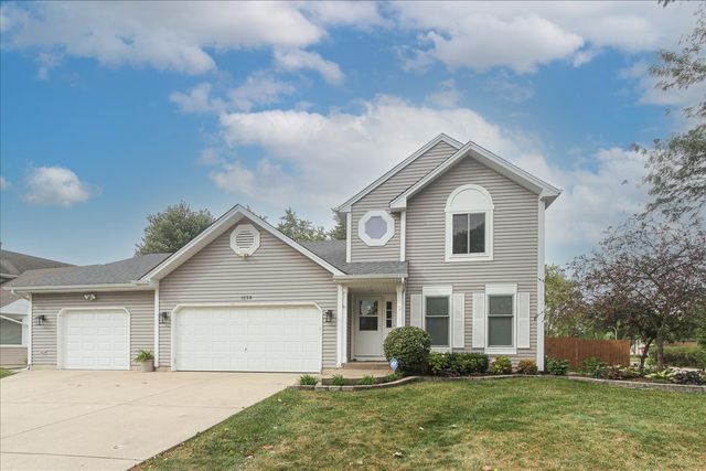 $399,900 | 1350 Sebring Circle | Country Brook North