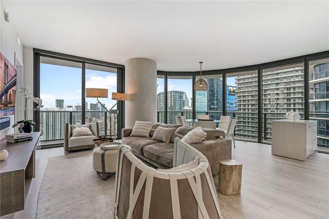 $10,250 | 55 Southwest 9th Street, Unit 4001 | Brickell