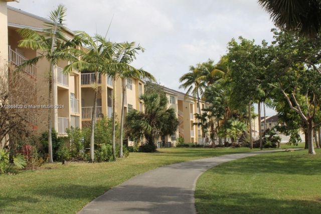 $220,000 | 15340 Southwest 106th Terrace, Unit 821 | The Hammocks