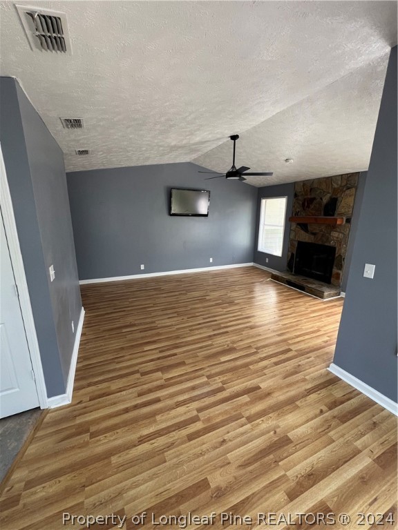 a view of a livingroom with an empty space