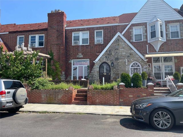 $649,999 | 130-15 224th Street | Laurelton