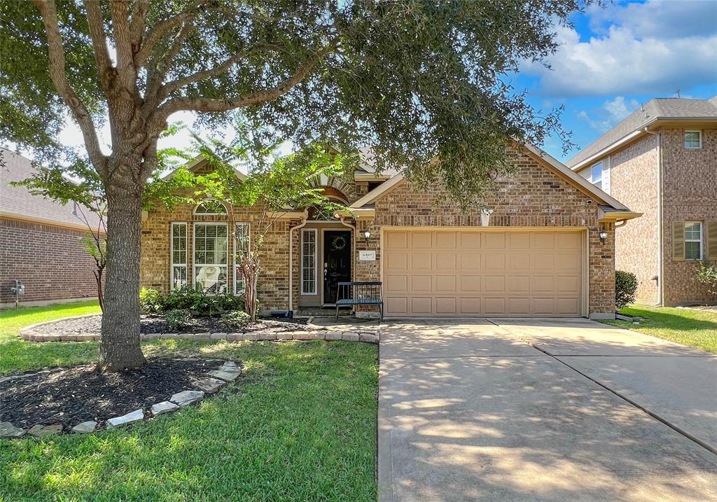 Welcome Home 6307 Carnaby Lane, Rosenberg, Texas, 77471!