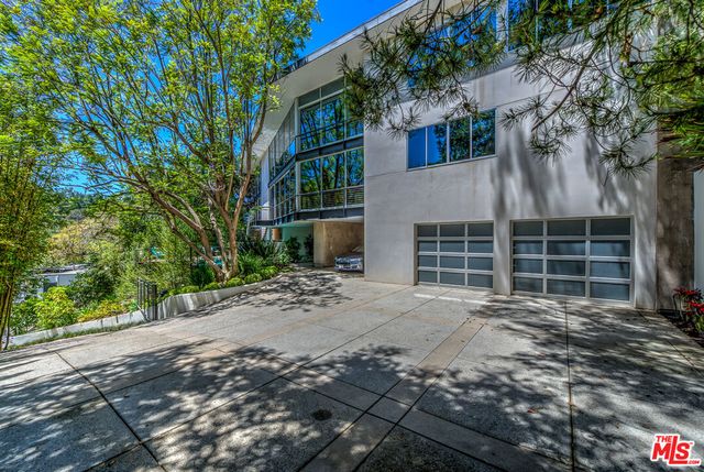 $6,250,000 | 2207 Bowmont Drive | Beverly Hills Post Office