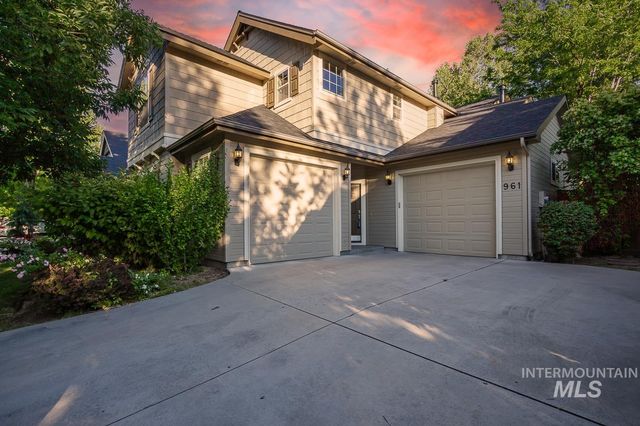 $550,000 | 961 East Thunderbird Court | Eagle