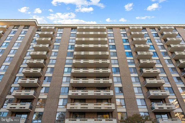 $485,000 | 1808 Old Meadow Road, Unit 805 | Tysons Corner