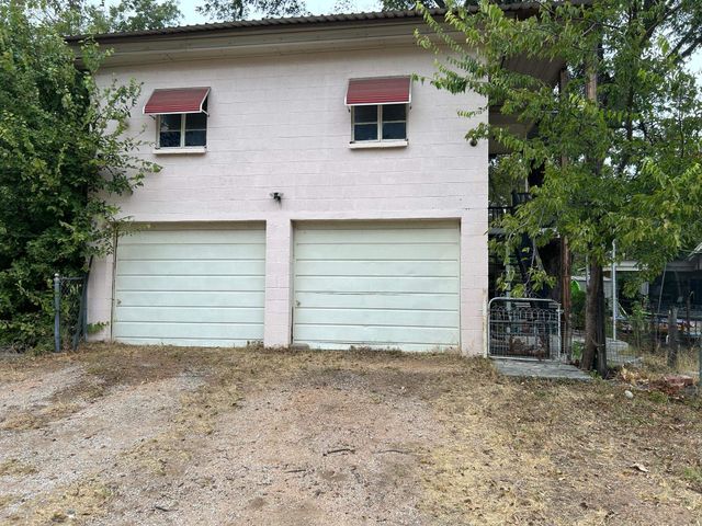 $950 | 903 Brazos Street | Marble Falls